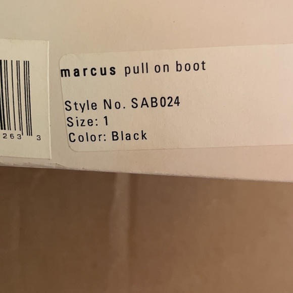 Shoes - Picture 10 of 13